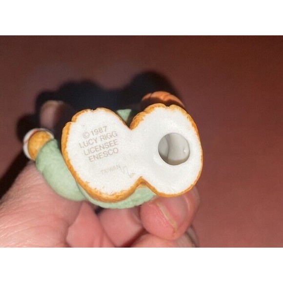 Vintage 1987 Lucy Rigg Enesco Porcelain Bear Lucy & Me Boy with Glove & Ball - Picture 4 of 4